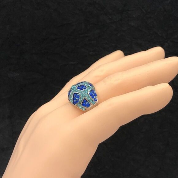 Blue Rhinestone Statement Cocktail Stretch Ring - Picture 2 of 3